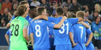 bryan heynan in huddle with fellow genk players