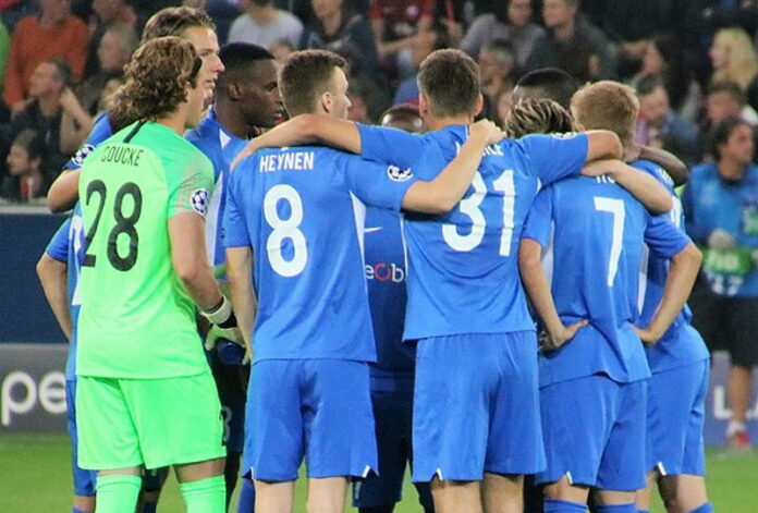 bryan heynan in huddle with fellow genk players